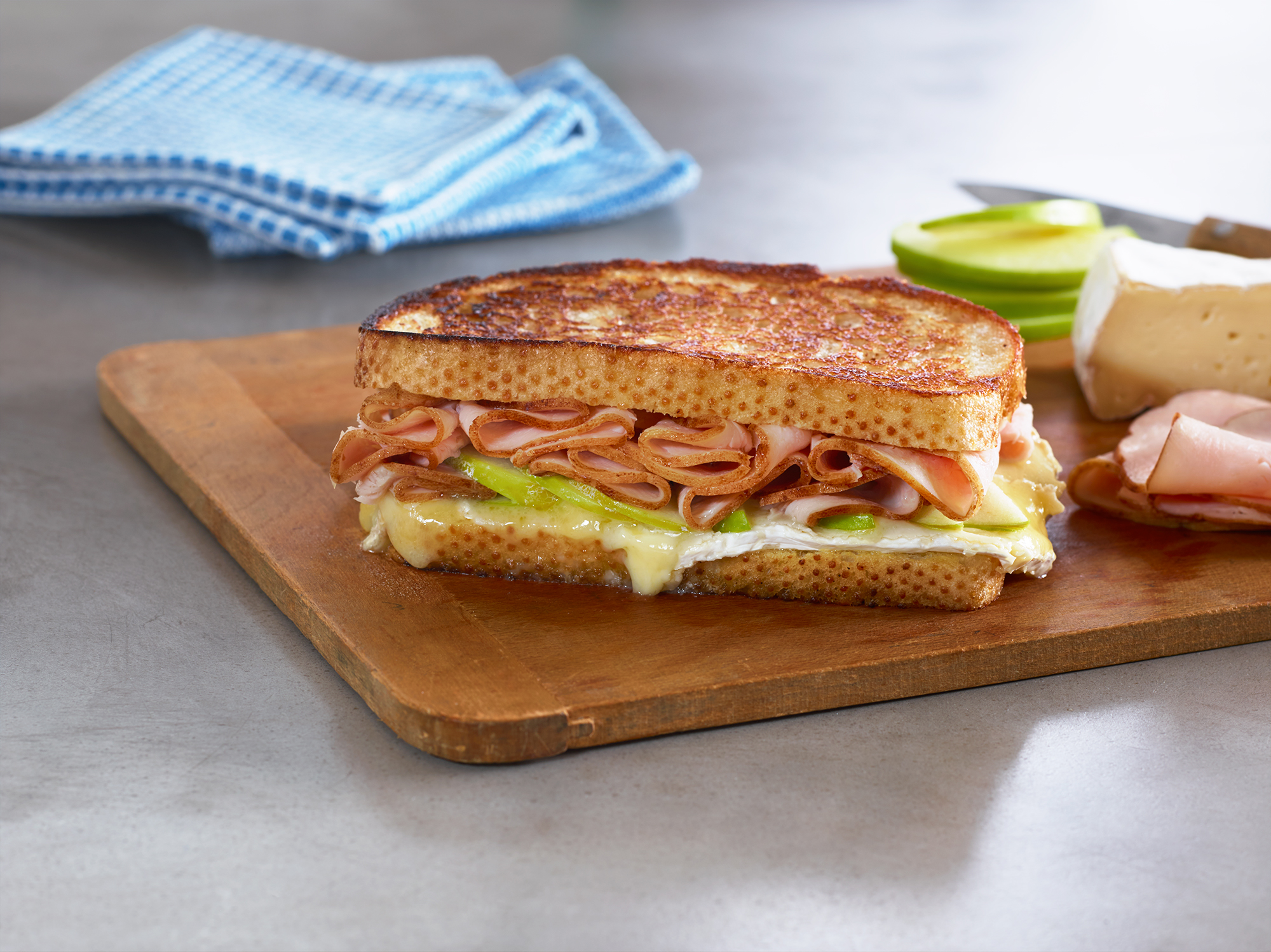 CWR_HoneyTurkey_Brie&GreenApple_SandwichMelt
